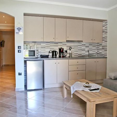 John'S Apartment'S Near Athens Airport!! สปาตา ภายนอก รูปภาพ