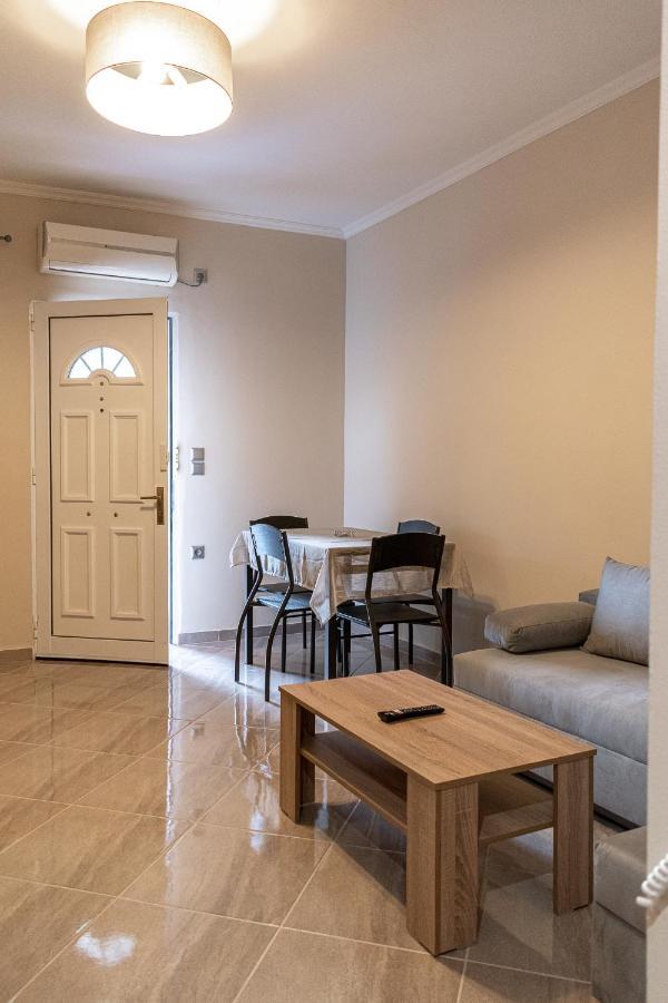 John'S Apartment'S Near Athens Airport!! สปาตา ภายนอก รูปภาพ