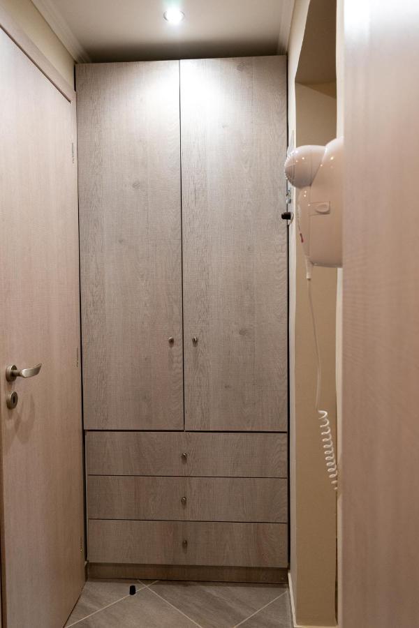 John'S Apartment'S Near Athens Airport!! สปาตา ภายนอก รูปภาพ