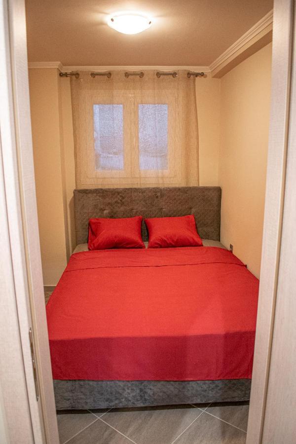 John'S Apartment'S Near Athens Airport!! สปาตา ภายนอก รูปภาพ
