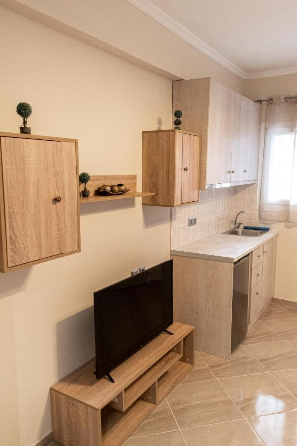 John'S Apartment'S Near Athens Airport!! สปาตา ภายนอก รูปภาพ