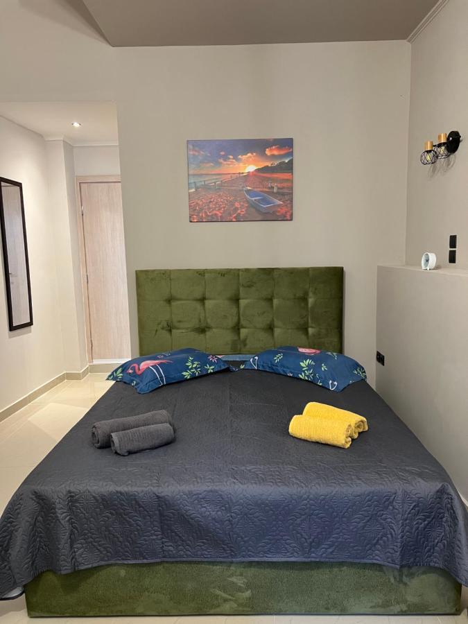 John'S Apartment'S Near Athens Airport!! สปาตา ภายนอก รูปภาพ
