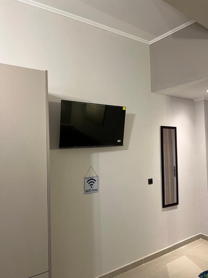 John'S Apartment'S Near Athens Airport!! สปาตา ภายนอก รูปภาพ