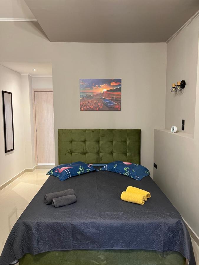 John'S Apartment'S Near Athens Airport!! สปาตา ภายนอก รูปภาพ