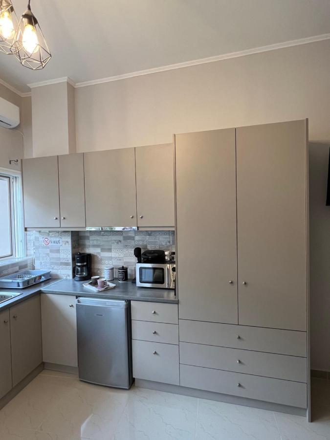 John'S Apartment'S Near Athens Airport!! สปาตา ภายนอก รูปภาพ